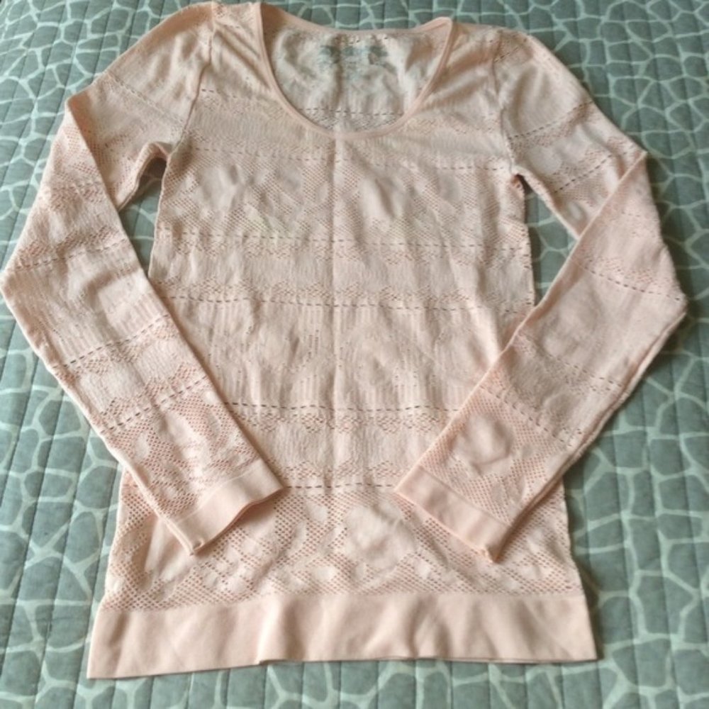 | dusty pink perforated shirt | - Picture 4 of 4